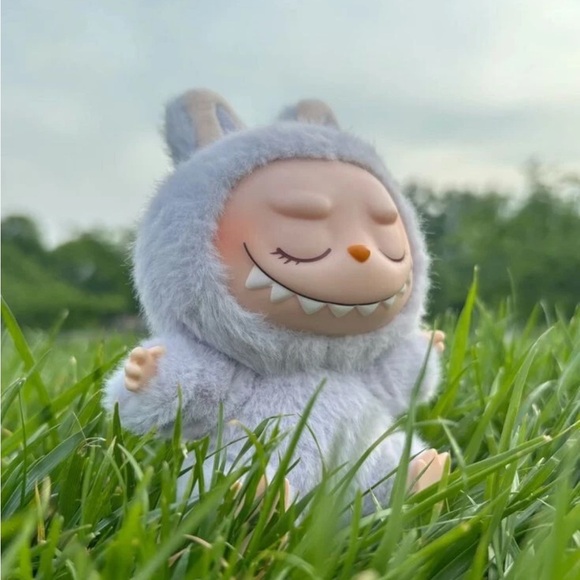 Labubu 'Have A Seat' purple Zizi NIB - Picture 2 of 7